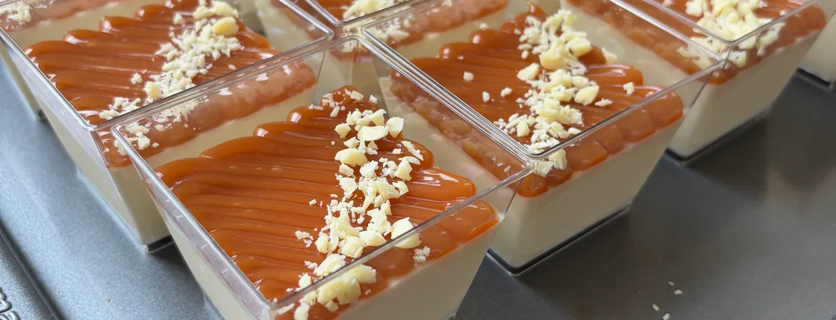 Panna cotta so slaným karamelom