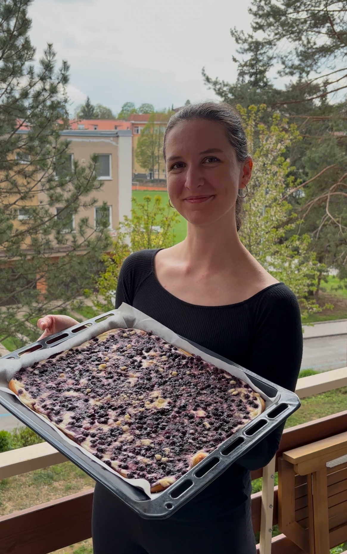 Eva Čižmariková — Evka pečie